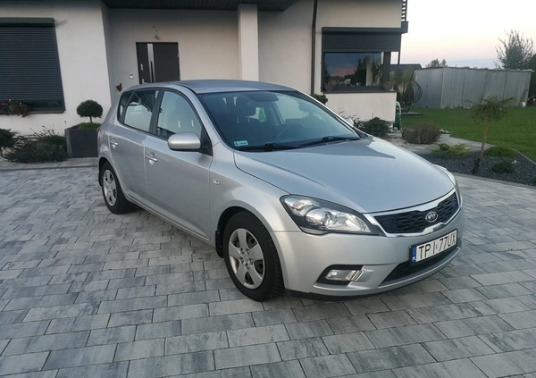 Kia Ceed cena 16800 przebieg: 207402, rok produkcji 2010 z Sieradz małe 172